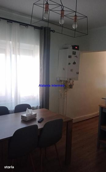 Casă cu 3 camere decomandat în Lumina