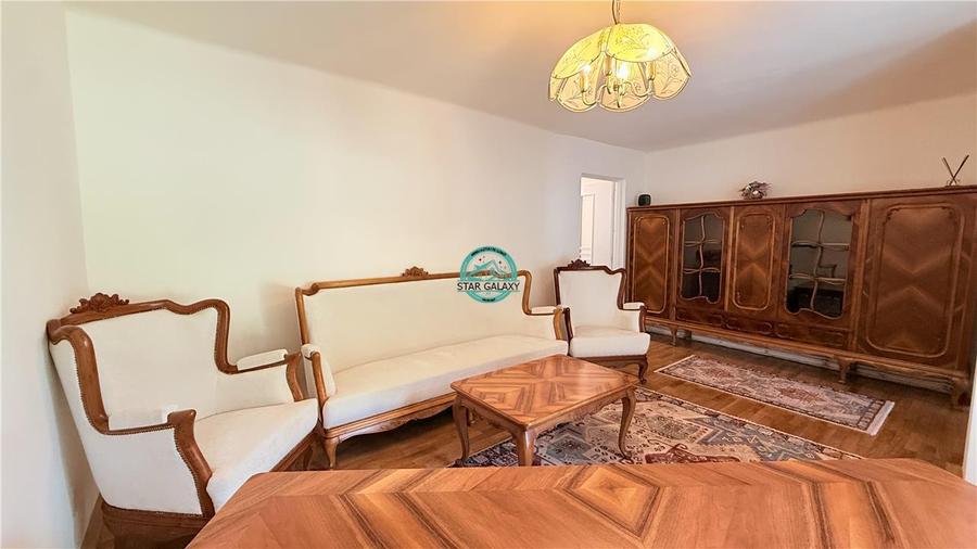 Apartament cu 4 camere decomandat, mobilat în Central