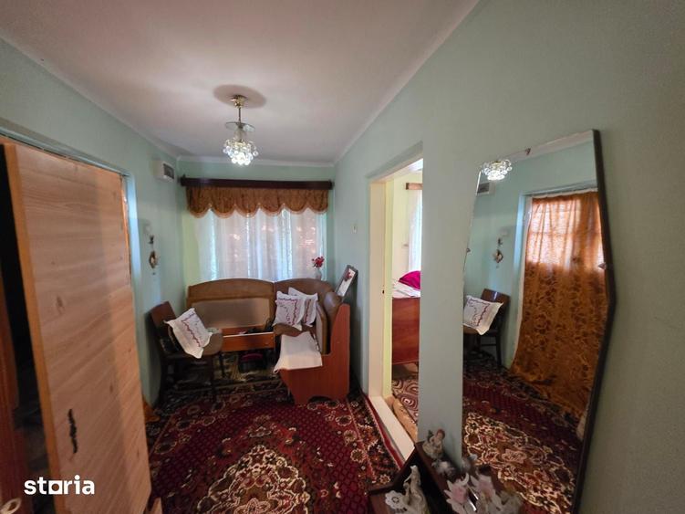 Casă cu 2 camere cu Teren 1200 Mp în Central