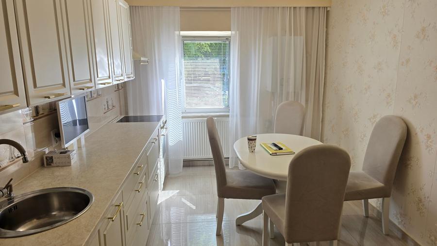 Apartament cu 3 camere decomandat în Ultracentral