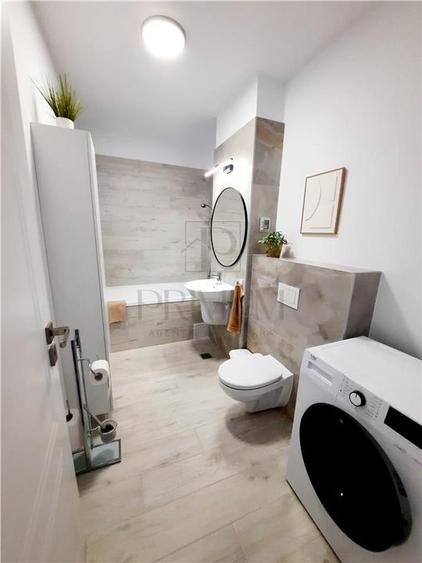 Apartament cu 2 camere semidecomandat, mobilat în Aradului