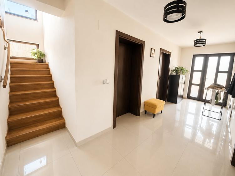 Casă individuală cu 4 camere cu Teren 827 Mp în Bărăbanț