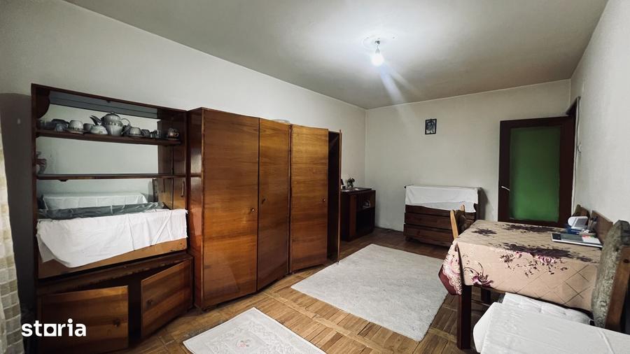 Apartament cu 3 camere decomandat în Aradului