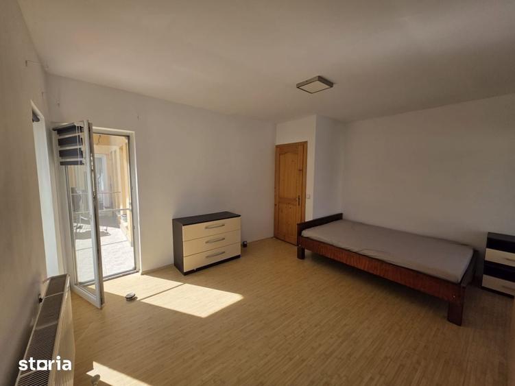 Casă cu 4 camere cu Teren 350 Mp în Florești