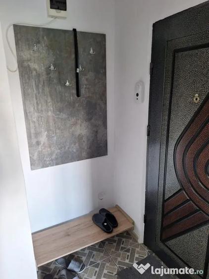 Apartament cu 2 camere decomandat, mobilat în Micro 17