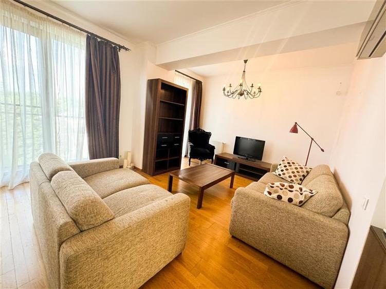 Apartament cu 3 camere decomandat, mobilat în Central