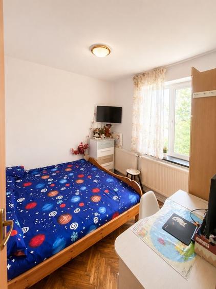 Apartament cu 4 camere decomandat în Central