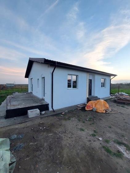 Casă individuală cu 3 camere cu Canalizare în Cumpăna
