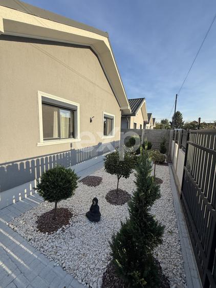 Duplex cu 4 camere cu Canalizare în Sânmihaiu Român