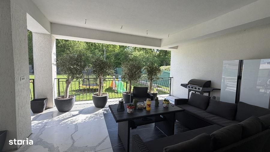 Casă cu 4 camere în Tunari