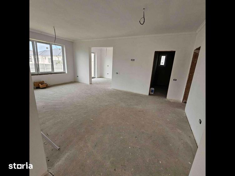 Casă cu 4 camere cu Teren 421 Mp în Oncea