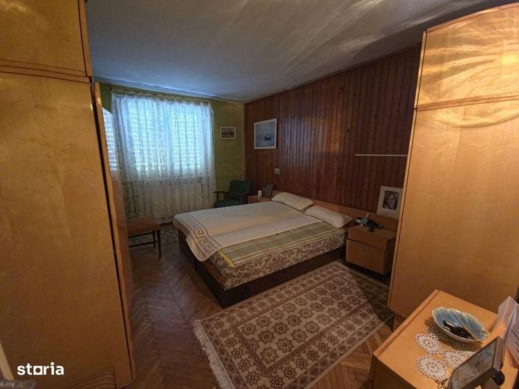 Casă cu 4 camere în Faleza Nord