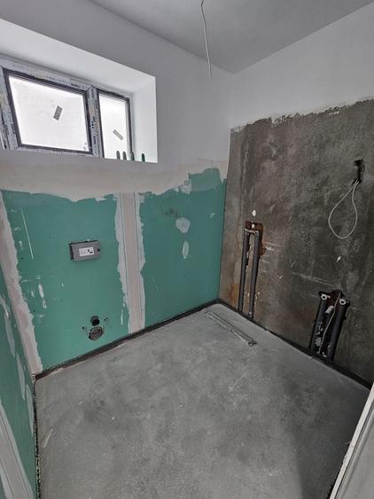 Casă individuală cu 4 camere cu Canalizare în Central