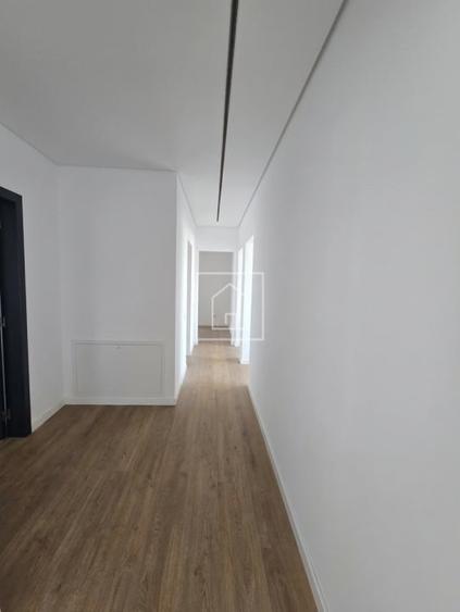 Apartament cu 3 camere decomandat în Ștrand