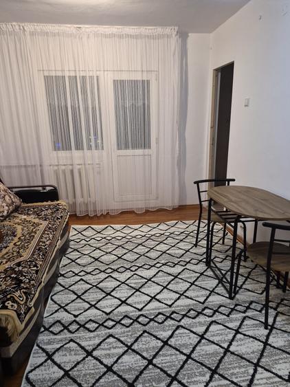 Garsonieră decomandată în Micro 14