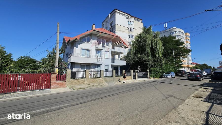 Casă cu 8 camere cu Teren 811 Mp în Obcini