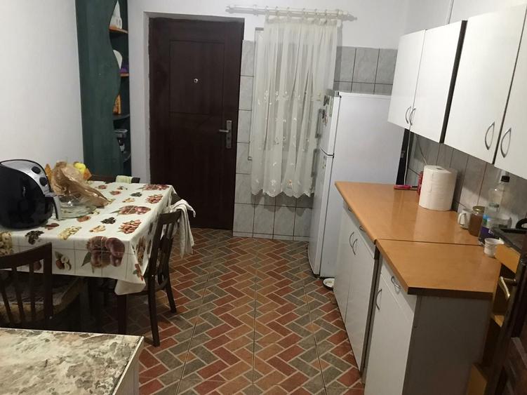 Casă cu 4 camere cu Teren 2500 Mp în Ilovăț
