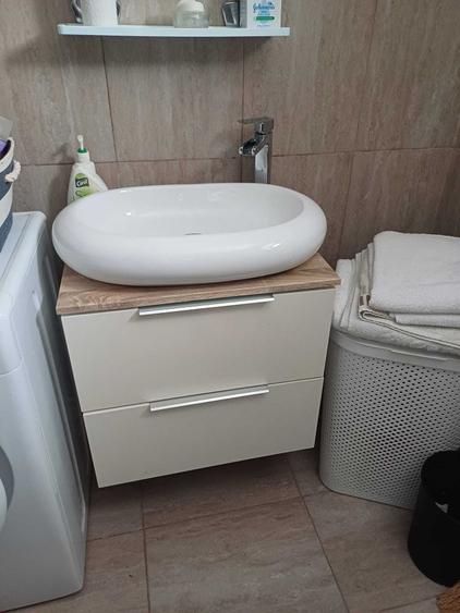 Apartament cu 3 camere decomandat în Săucești