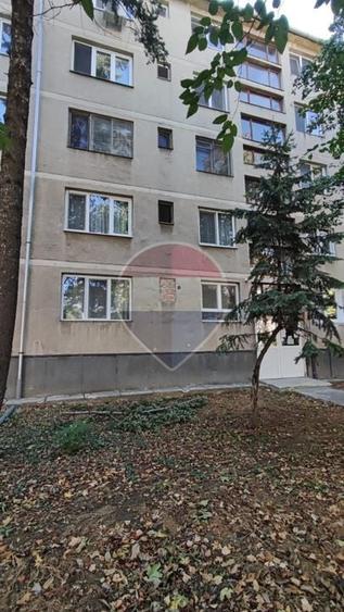 Apartament cu 3 camere decomandat în Dacia