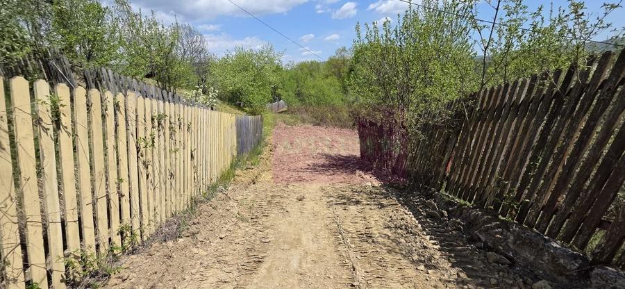 Teren Construcții intravilan de 1494 mp, în Șotrile