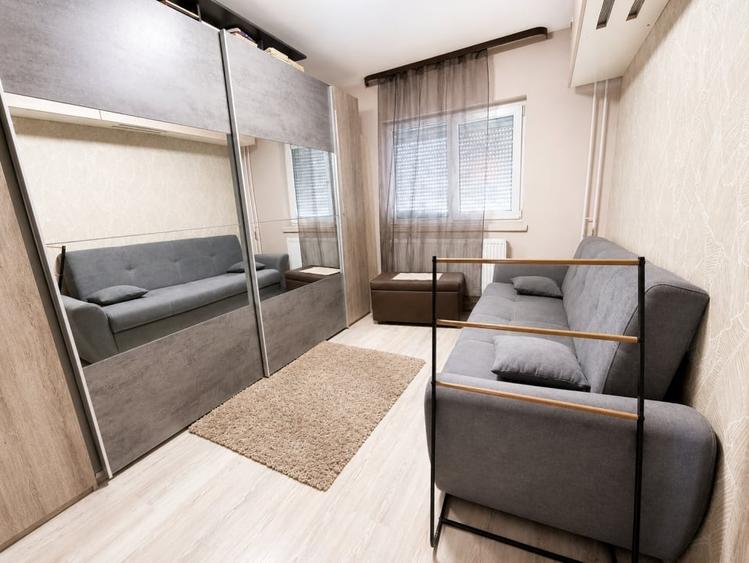 Apartament cu 3 camere decomandat în Între Lacuri