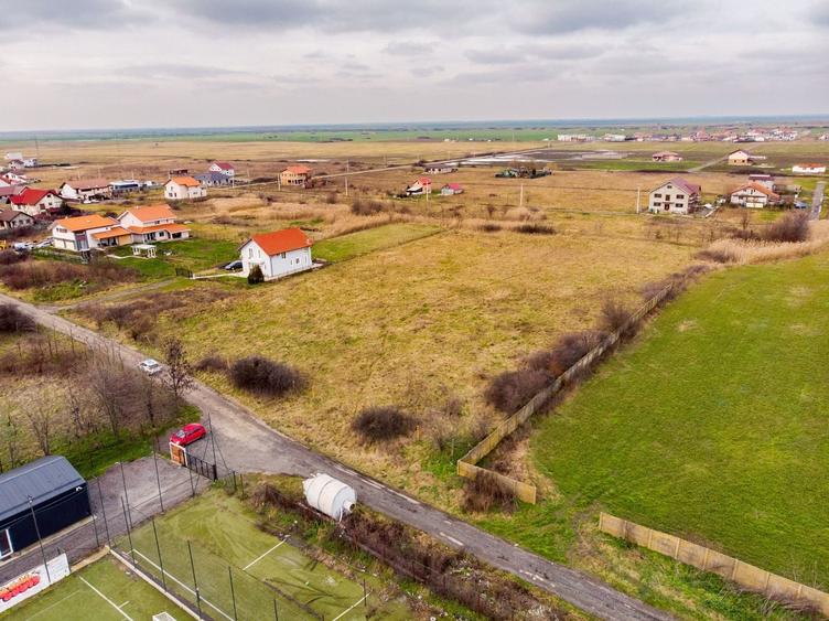 Teren Construcții intravilan de 8158 mp, în Săcălaz