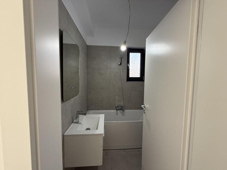Casă individuală cu 4 camere cu Canalizare în Tunari