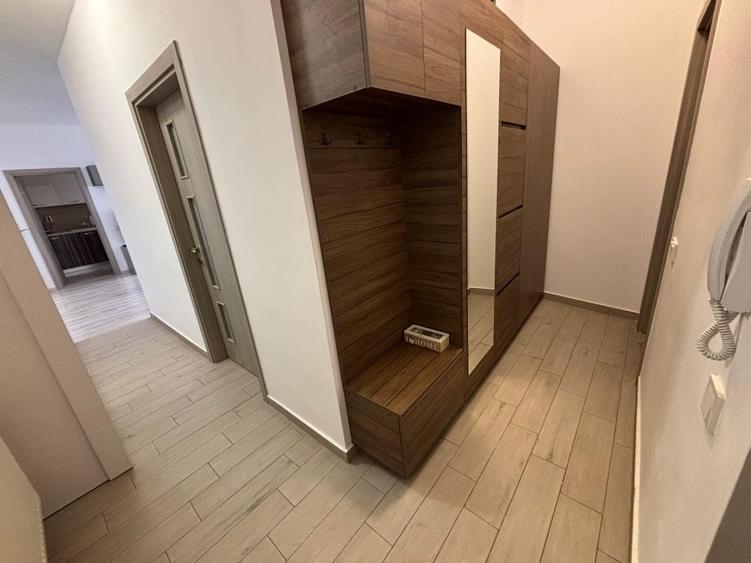 Apartament cu 2 camere semidecomandat în Păcii