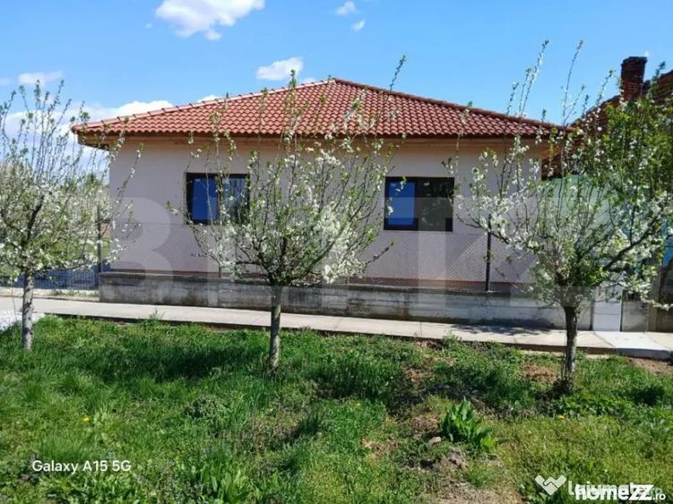Casă cu 3 camere cu Teren 500 Mp în Lazuri