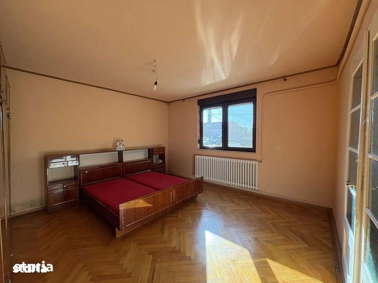 Casă cu 4 camere cu Teren 1065 Mp în Bujac