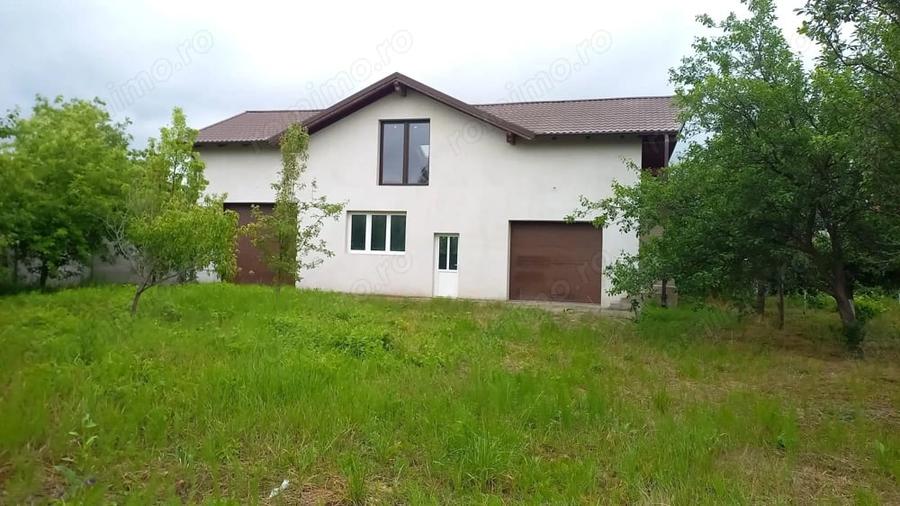 Casă cu Teren 1100 Mp în Mărtinești