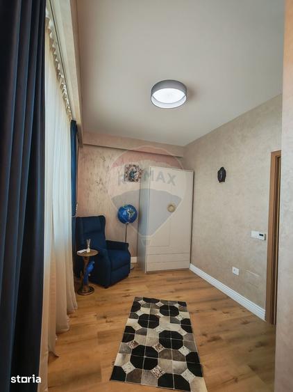 Apartament cu 3 camere, mobilat în Central