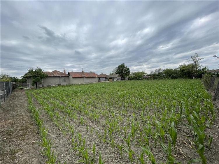 Teren intravilan de 1700 mp, în Coșereni
