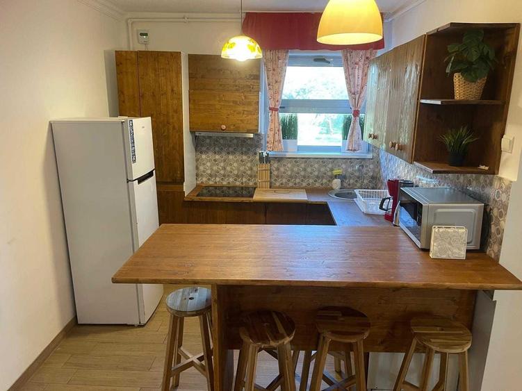 Apartament cu 3 camere decomandat în Central