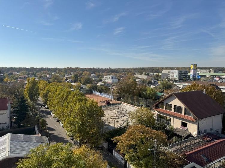 Apartament cu 3 camere semidecomandat în Străulești