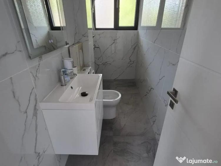 Casă cu 8 camere cu Teren 200 Mp în Parcul Carol