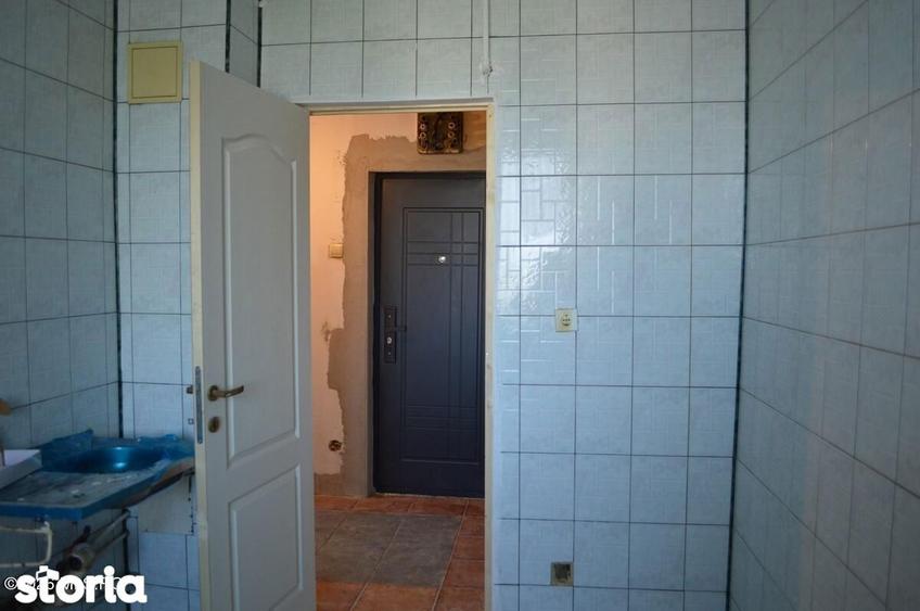 Apartament cu 3 camere în Războieni