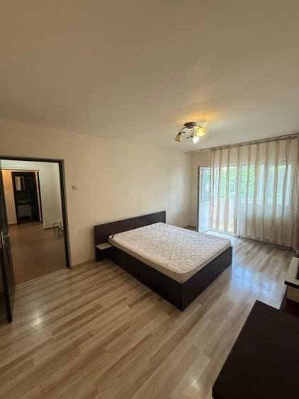 Apartament cu 2 camere decomandat în Gară
