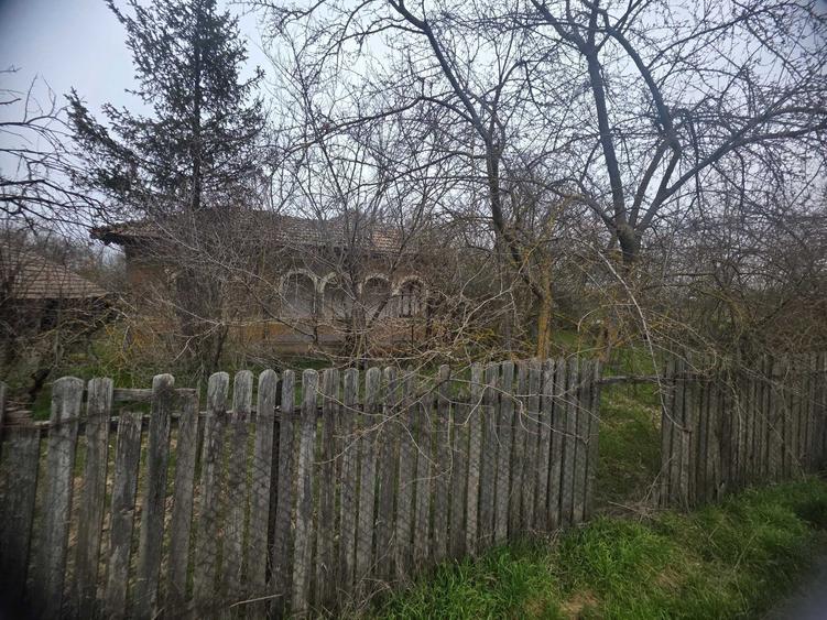 Spațiu comercial, în Curcani
