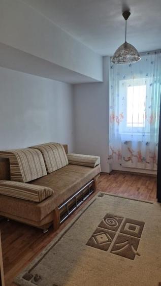 Apartament cu 3 camere decomandat în Tătărași