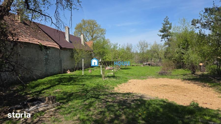 Casă cu 3 camere cu Teren 1100 Mp în Părău