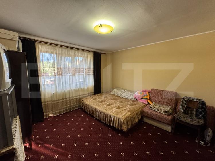 Casă individuală cu 6 camere cu Teren 2500 Mp în Simeria