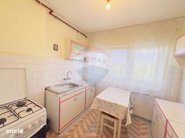 Apartament cu 3 camere semidecomandat în Central