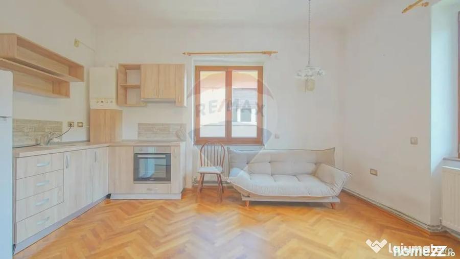 Apartament cu 2 camere semidecomandat în Centrul Istoric