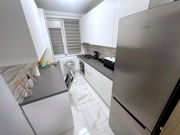 Apartament cu 2 camere decomandat în Central