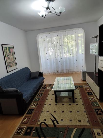 Apartament cu 2 camere semidecomandat în Micro 19