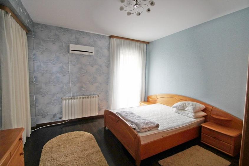 Apartament cu 3 camere decomandat, mobilat în P-ța Ovidiu