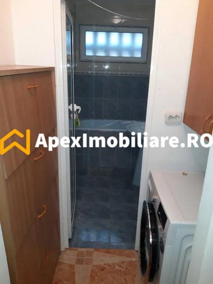 Apartament cu 3 camere decomandat în Berceni