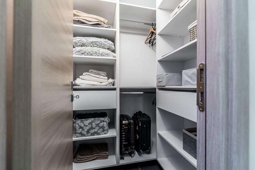 Apartament cu 5 camere decomandat în Central