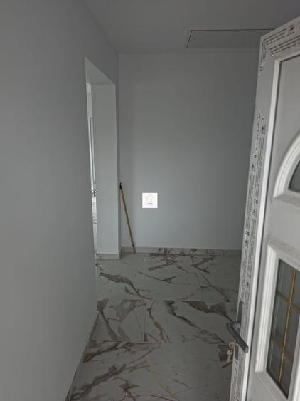 Casă individuală cu 4 camere cu Canalizare în Crevedia
